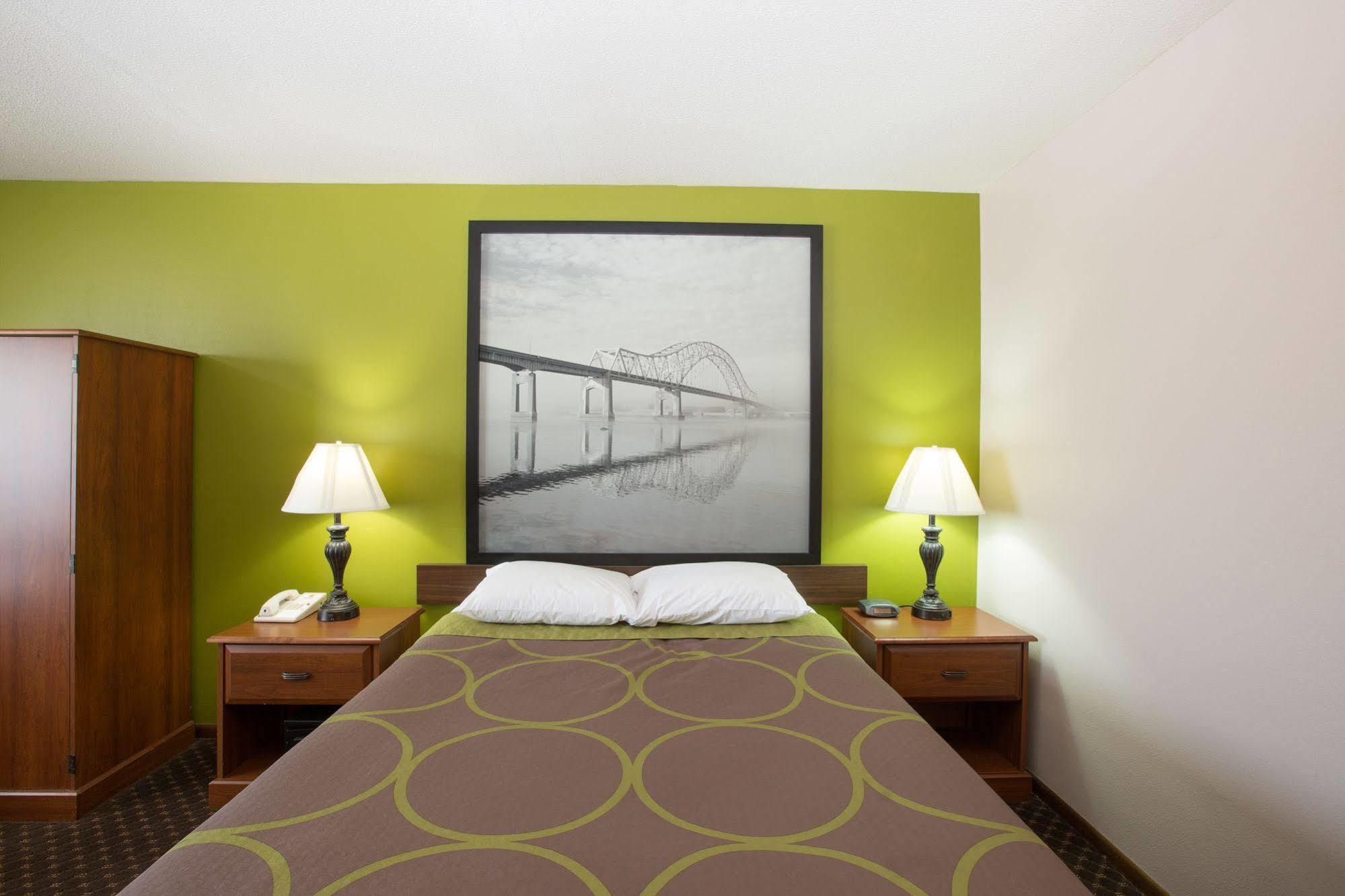 ซูเปอร์ 8 บาย วินด์แฮม วิลเลียมส์ Hotel Williams ภายนอก รูปภาพ